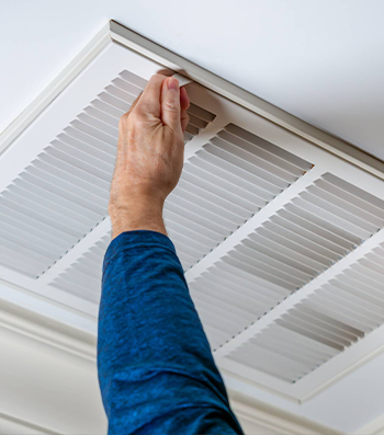 air duct cleaning near me Professional air duct cleaning technician